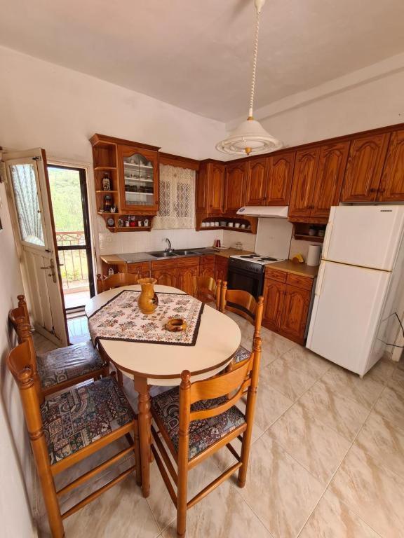 Το Κτήμα Της Ελιάς Του Τάκη Guest House Paralia Demonias Екстериор снимка