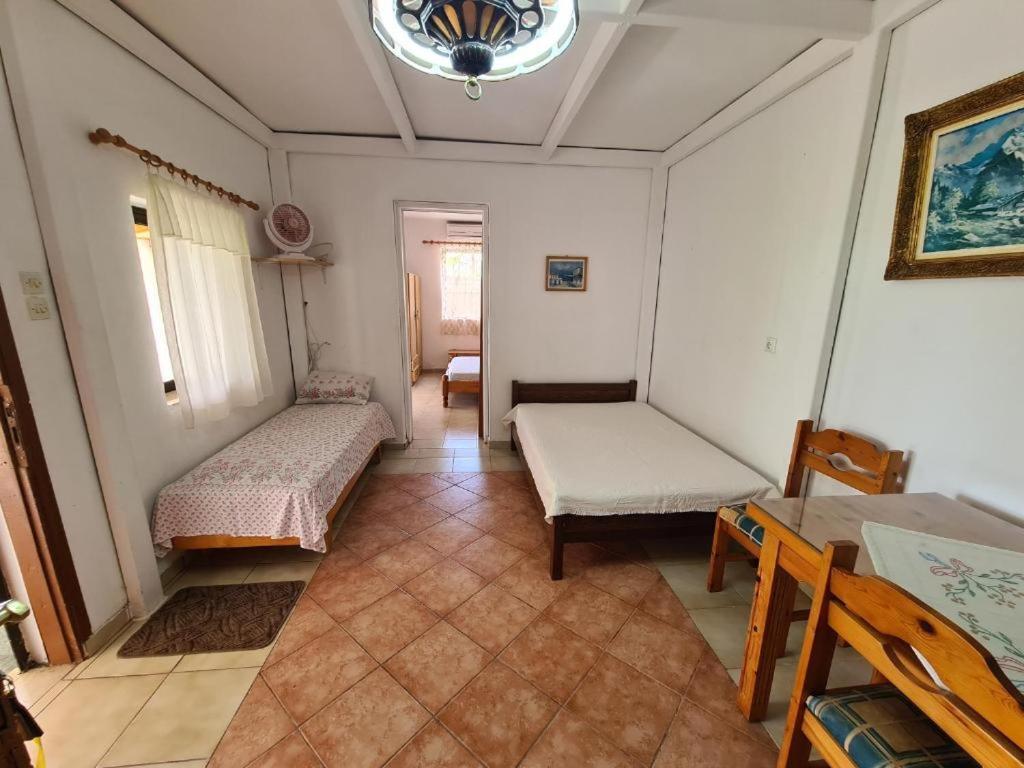 Το Κτήμα Της Ελιάς Του Τάκη Guest House Paralia Demonias Екстериор снимка