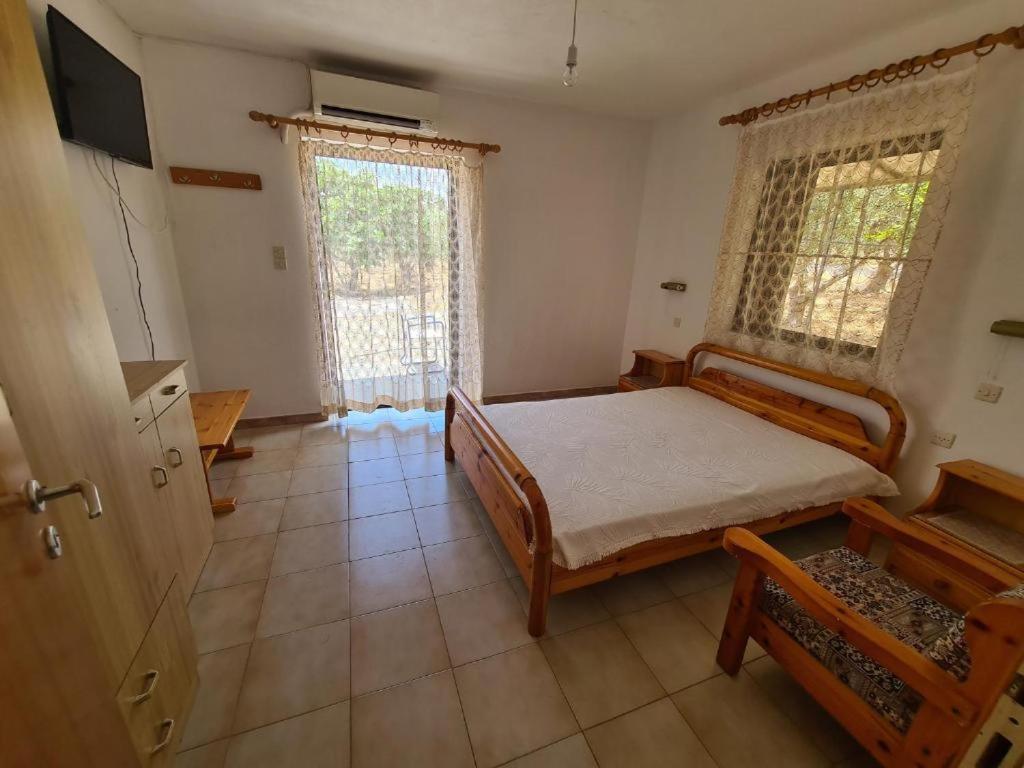 Το Κτήμα Της Ελιάς Του Τάκη Guest House Paralia Demonias Екстериор снимка