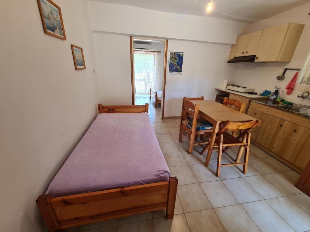 Το Κτήμα Της Ελιάς Του Τάκη Guest House Paralia Demonias Екстериор снимка
